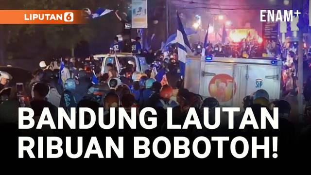 Setelah meraih kemenangan atas Persis Solo dalam laga terakhir Liga 1, ribuan Bobotoh memadati jalanan Kota Bandung, Jawa Barat, pada Sabtu malam. Para suporter menggelar konvoi keliling di sejumlah ruas jalan utama sebagai bentuk perayaan. Aksi ters...