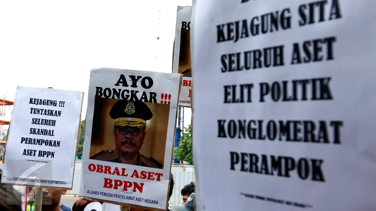 20150902-Geruduk Kejagung, Massa Tuntut Penuntasan Kasus BPPN-Jakarta