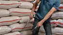 Dan, harga beras Stabilisasi Pasokan Harga Pangan (SPHP) Rp12.508 per kilogram atau turun Rp9 (-0,07%) dibanding pada hari sebelumnya Selasa 8 Juli 2025. (BAY ISMOYO/AFP)