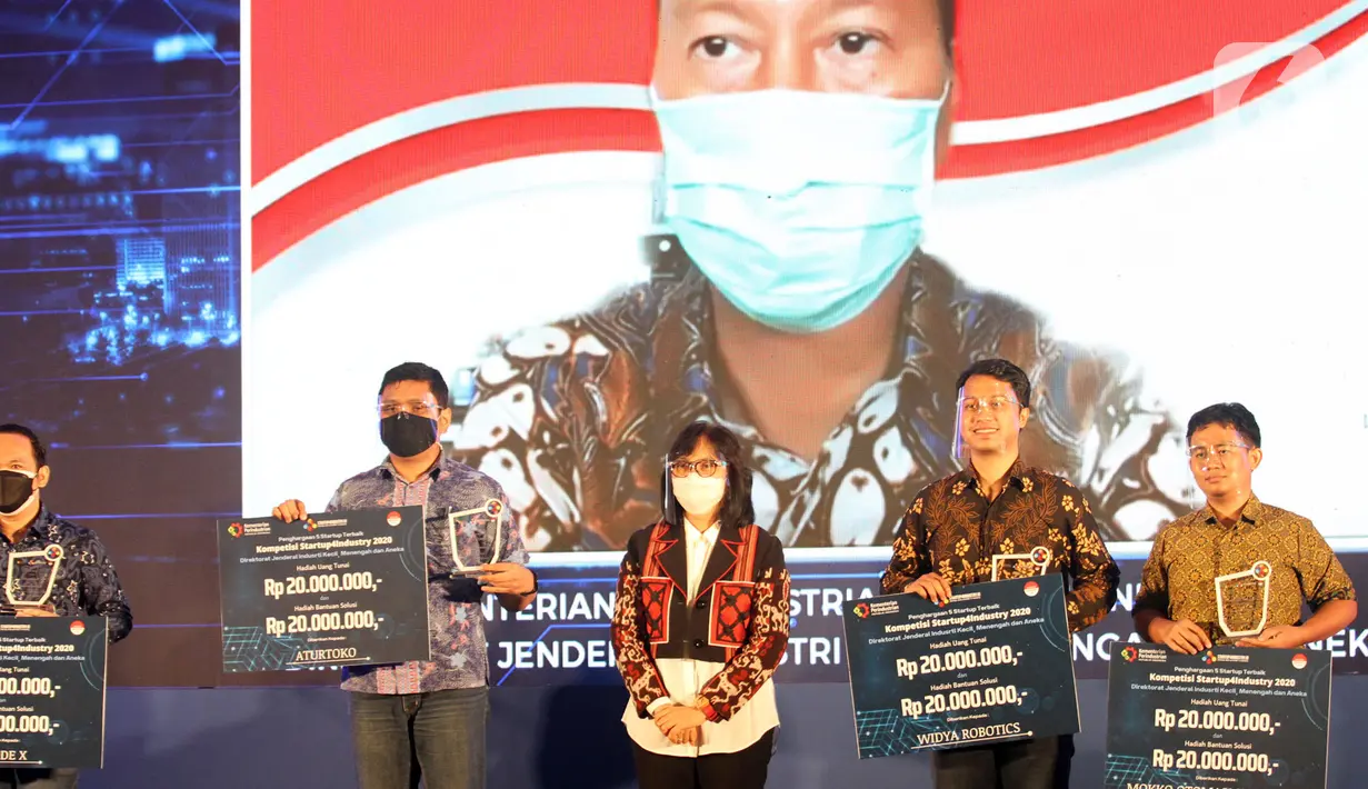 Lima startup terbaik Startup4Industry memperoleh penghargaan pada kompetisi Startup4Industry 2020 yaitu DycodeX, Widya Robotics, Amiga, Mokko Otomasi Indonesia, dan AturToko. Startup4industry mengusung tema "Indonesia Percaya Diri Dengan Teknologi Dalam Negeri” (Liputan6.com/Pool/Kemenperin)