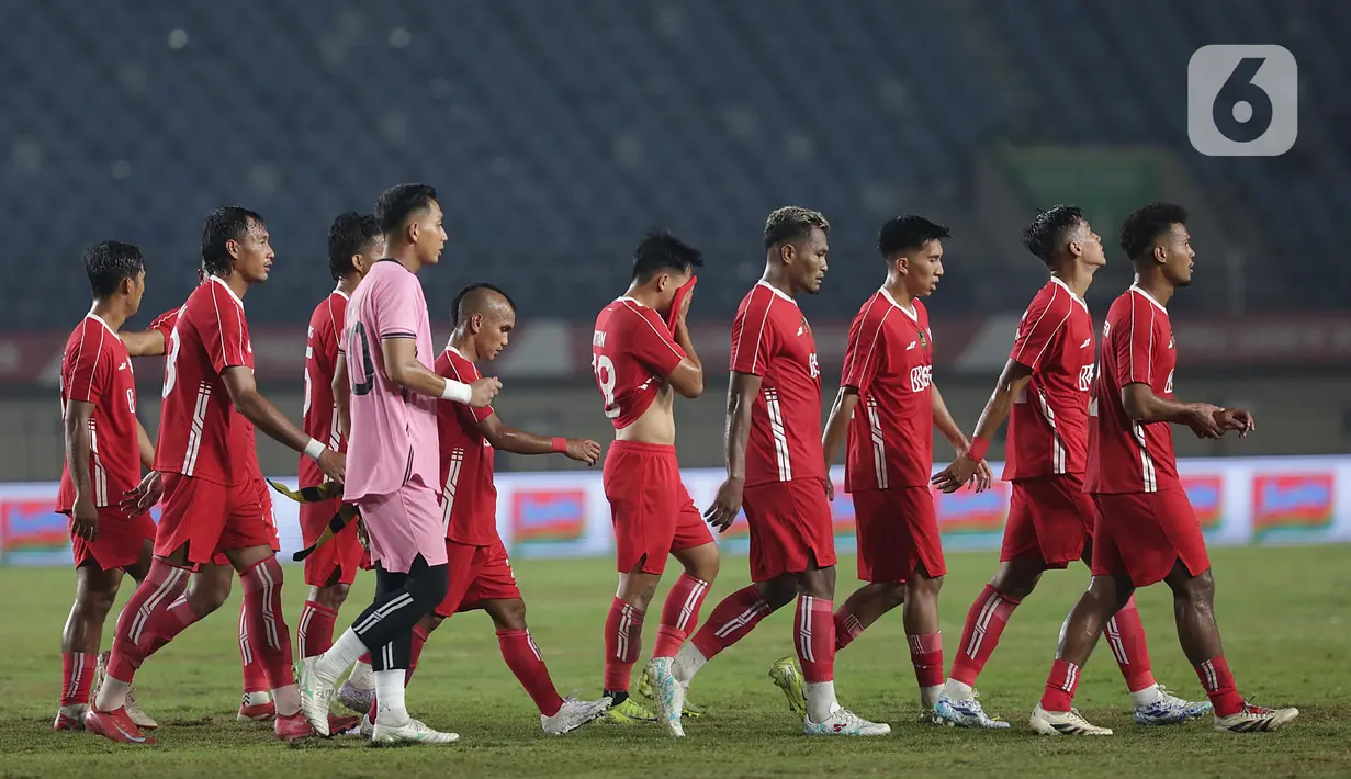 Liga Indonesia All Star harus mengakui keunggulan Dewa United dengan skor 0-2. (Liputan6.com/Helmi Fithriansyah)