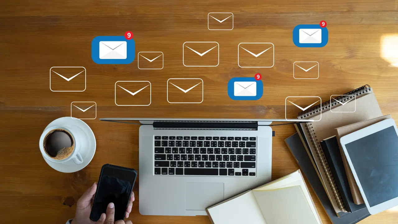 Fungsi Email
