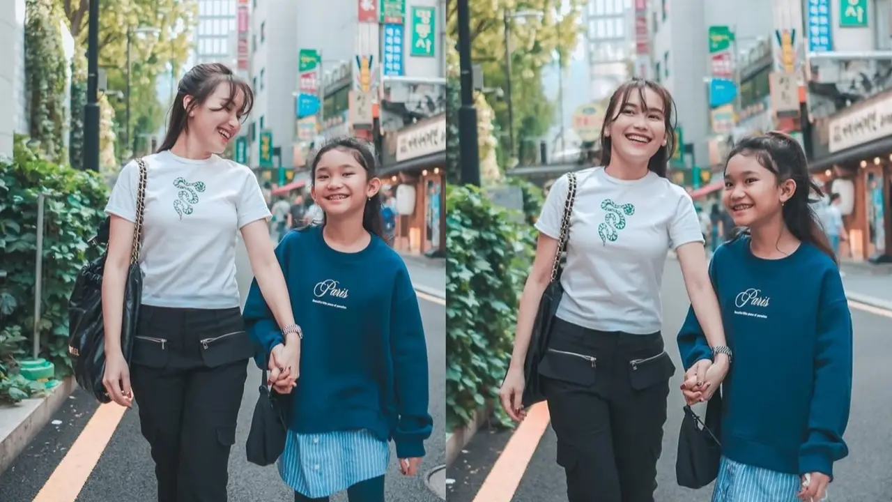 Ayu Ting Ting mengajak sang putri liburan ke Korea