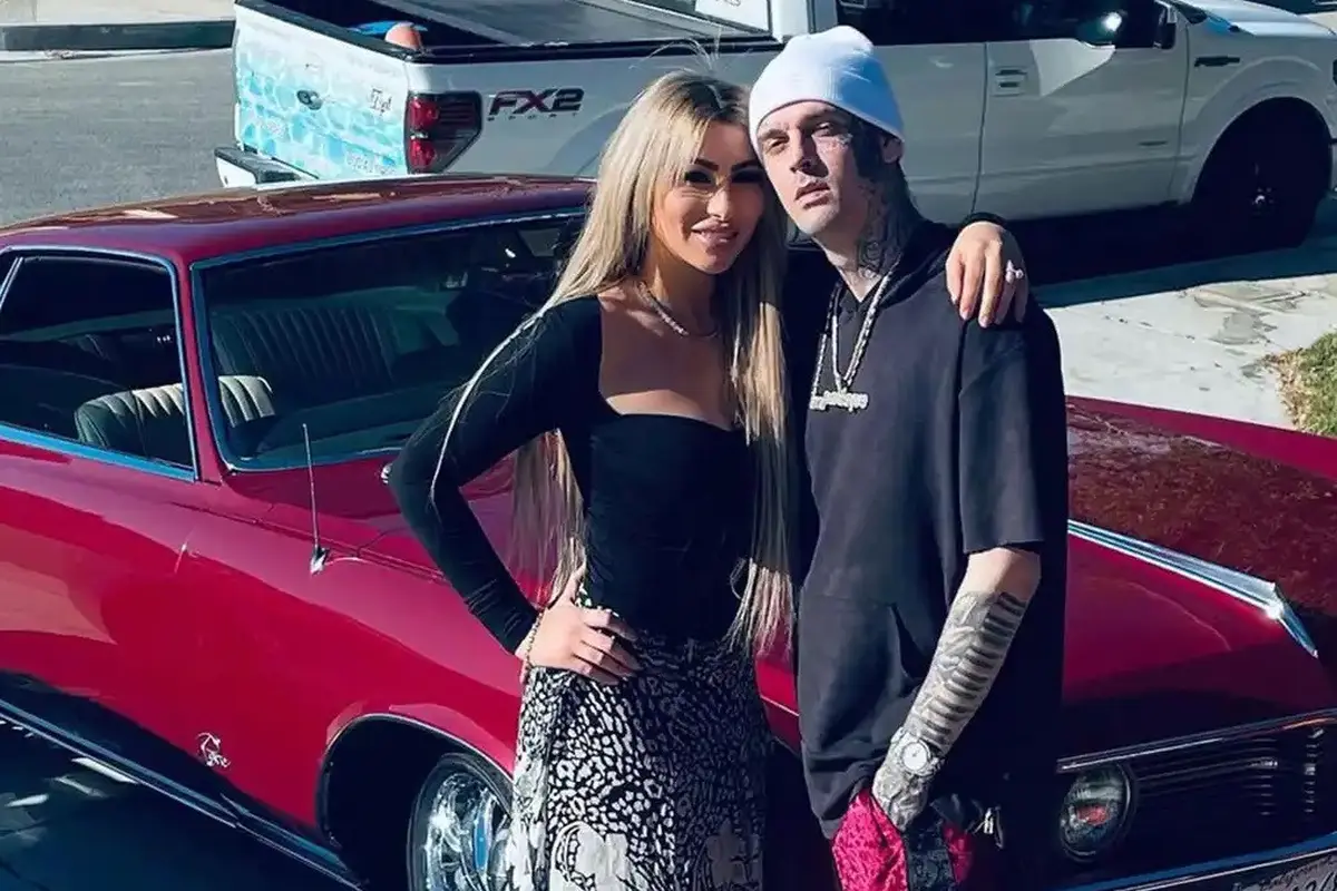 Melanie Martin dan Aaron Carter