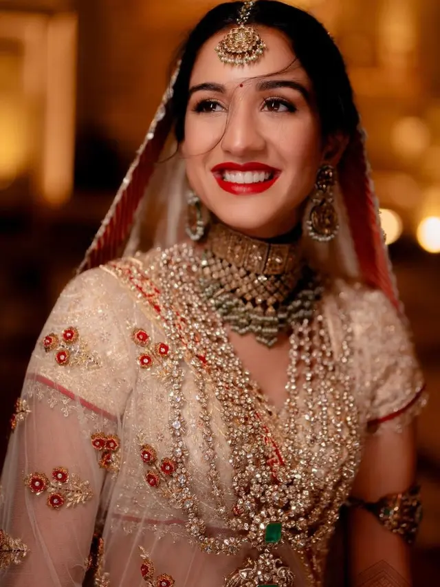Penampilan Radhika Merchant di Hari Pertama Pernikahanya Bersama Anant Ambani. [@luismonteirophotography]