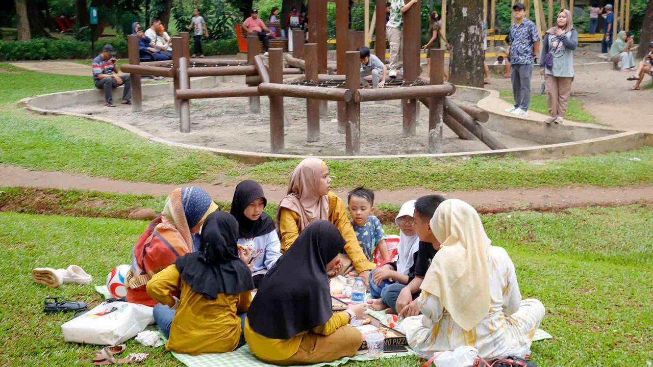 FOTO: Serunya Mengisi Libur Akhir Pekan di Tebet Eco Park