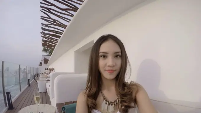 10 Potret Keseksian Anya Geraldine yang Kalahkan Awkarin