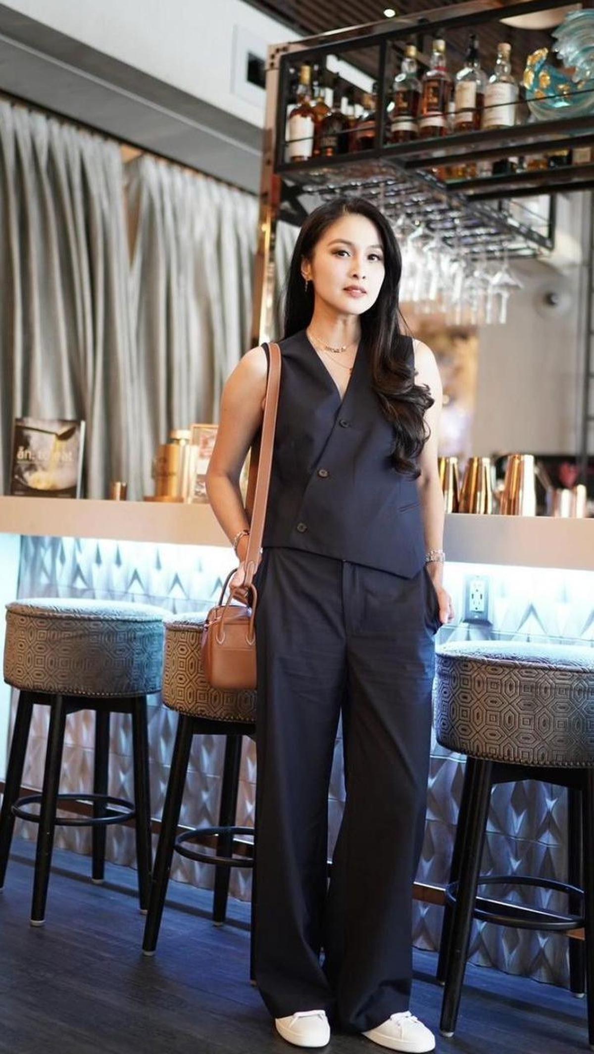 Bar Pribadi Sandra Dewi