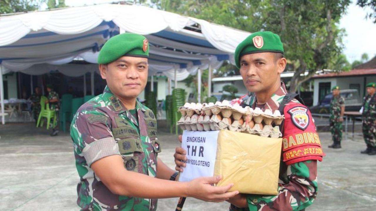 Kodim 1620 Lombok Tengah Salurkan Bingkisan THR Idul Fitri untuk Prajurit TNI dan PNS