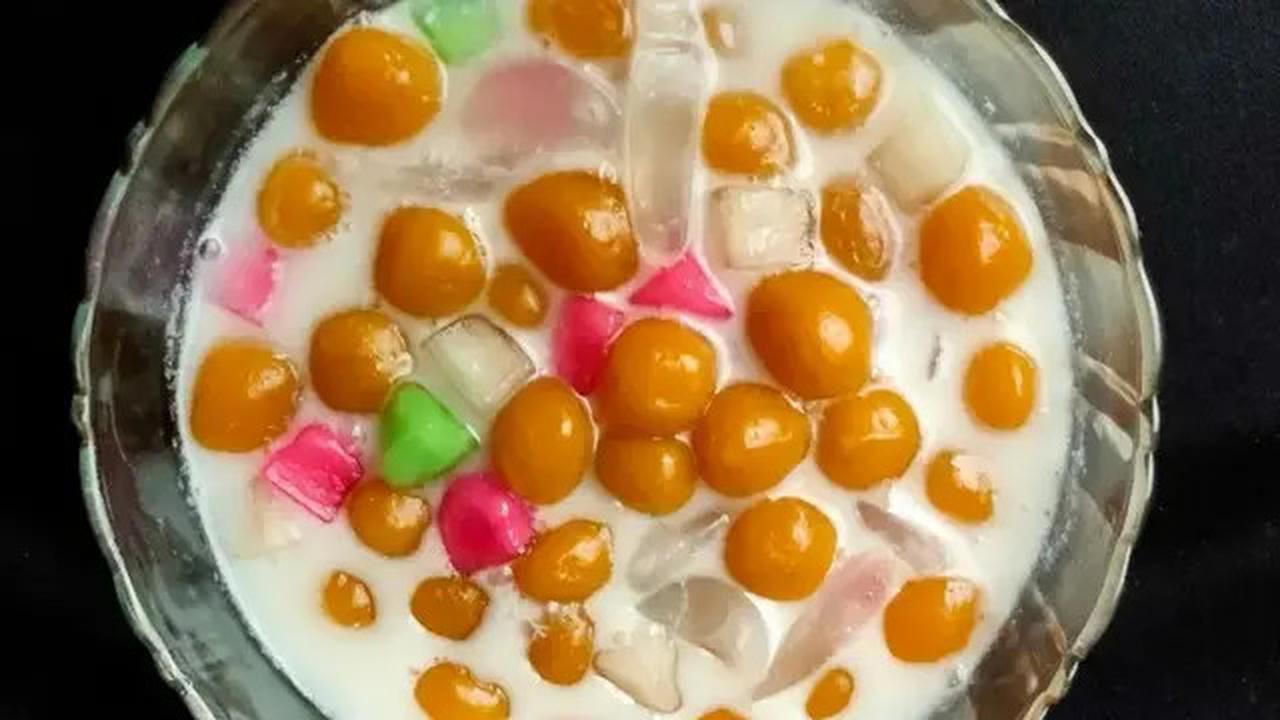 Kolak Biji Salak Pelangi: Hidangan Takjil yang Wajib Dicoba Selama Bulan Puasa