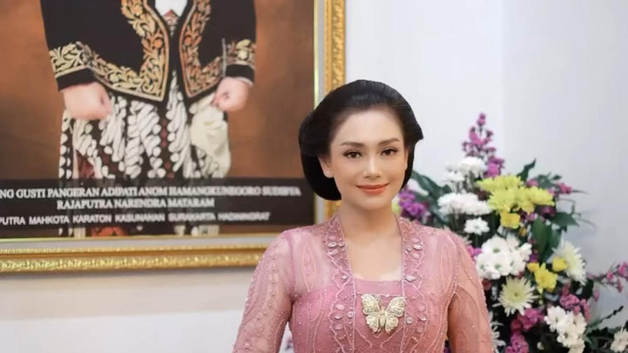 Potret Cantik Celine Evangelista Mendapat Gelar Bangsawan dari Keraton Surakarta, Namanya Berubah Jadi Begini