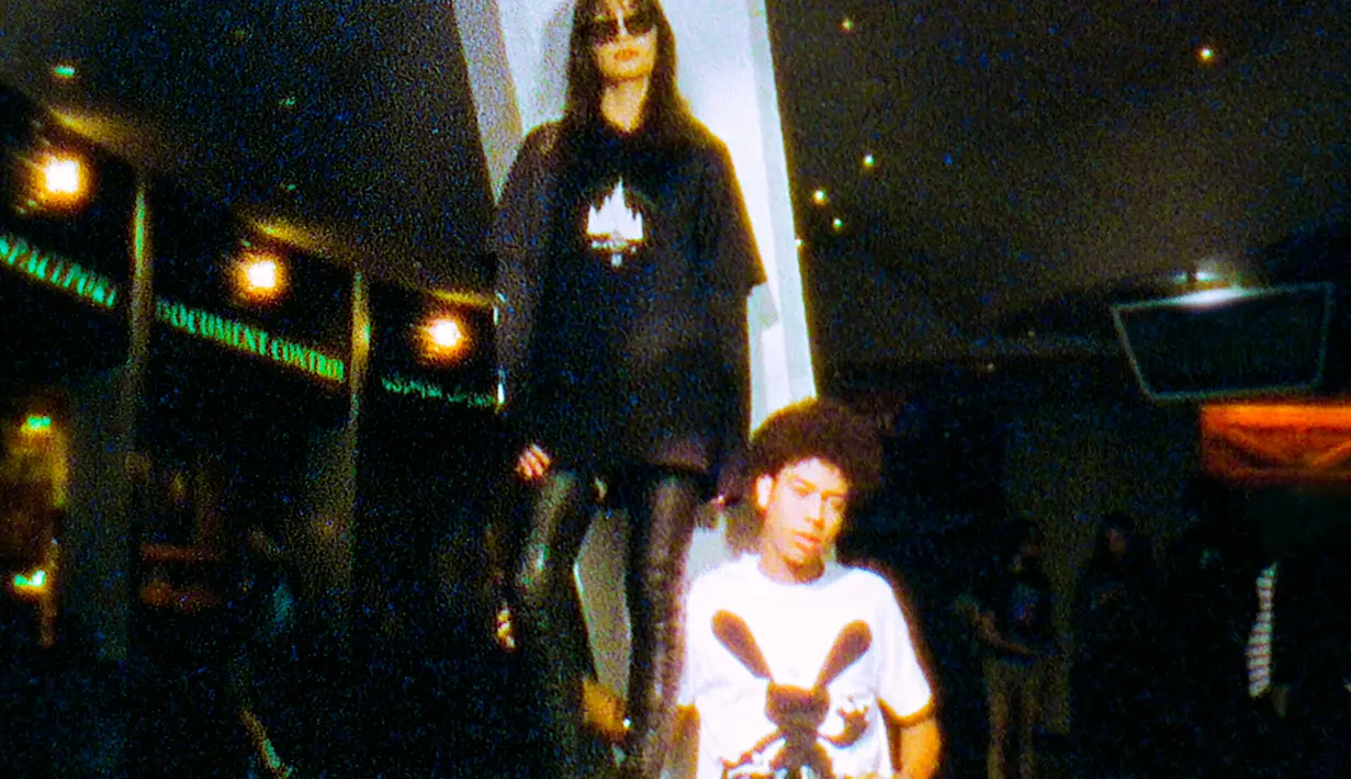 Williams, koleksi yang diberi nama 'The Wonder Gallery' ini memiliki banyak karakter Disney favorit. (Foto: Givenchy)