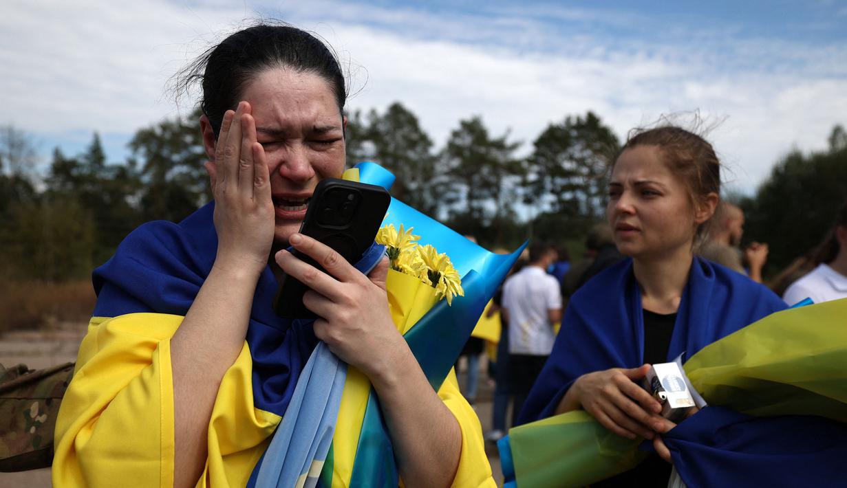 Diketahui, Kyiv dan Moskow telah sering bertukar tahanan sejak invasi besar-besaran Rusia. (Anatolii STEPANOV/AFP)