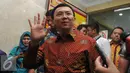 Gubernur DKI Jakarta, Basuki T Purnama usai menjalani pemeriksaan sebagai saksi kasus UPS di Bareskrim Mabes Polri, Jakarta, Kamis (25/2). Ahok diperiksa sebagai saksi bagi dua tersangka Firmansyah dan Fahmi Zulfikar. (Liputan6.com/Gempur M Surya)