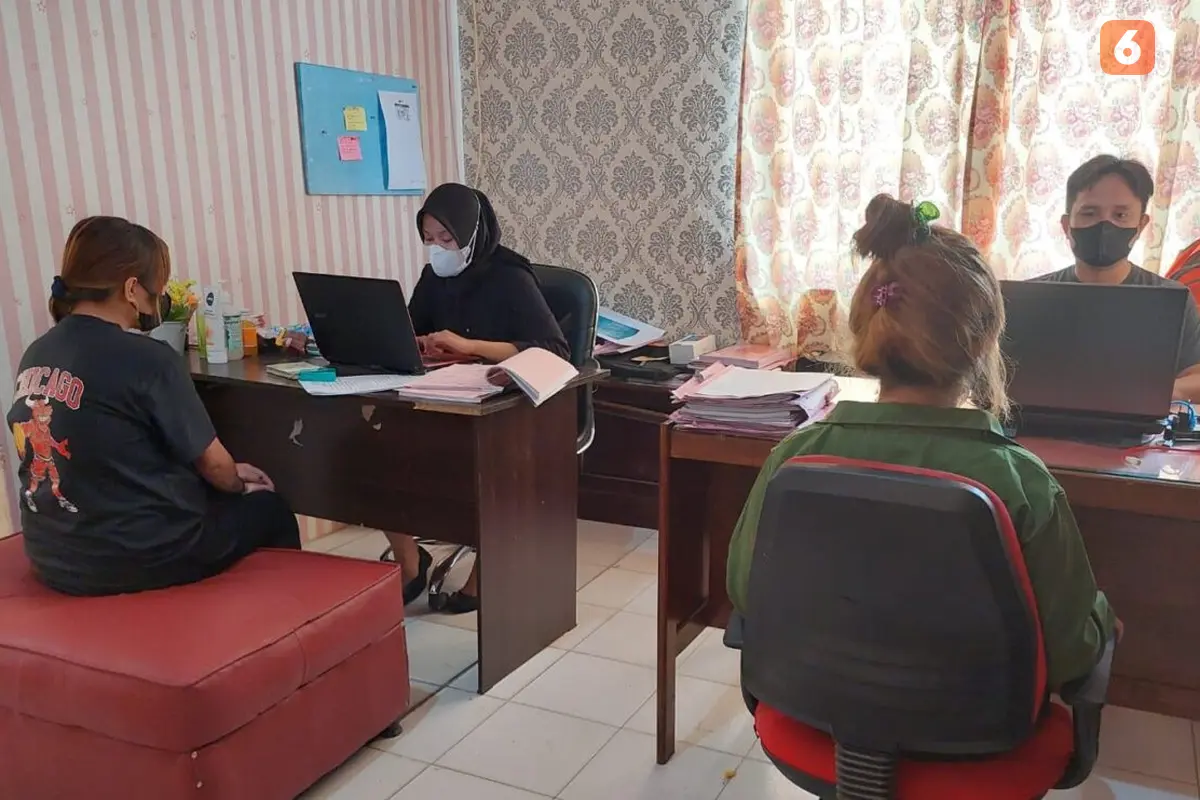 Pelaku bullying saat dilakukan pemeriksaan oleh unit PPA Polres Gorontalo (Arfandi Ibrahim/Liputan6.com)