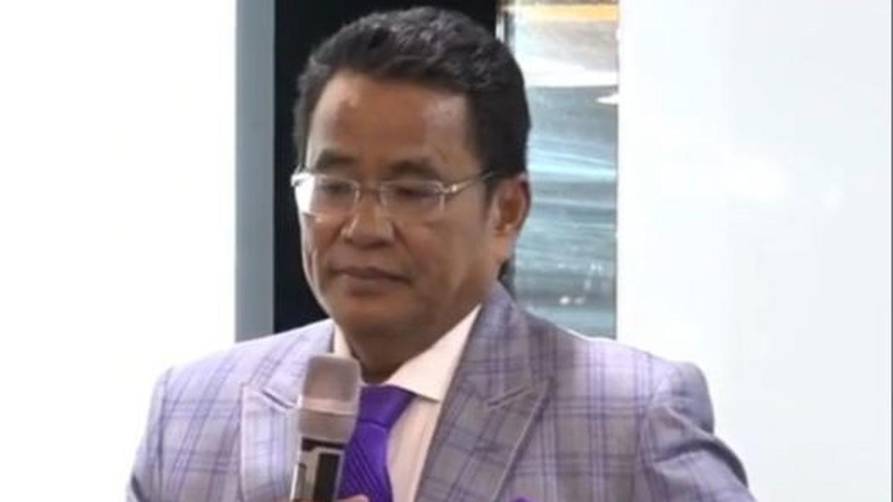 Pengacara kondang Hotman Paris Hutapea merespon cepat kasus viral seorang pemuda yang diduga tewas usai dianiaya prajurit TNI.
