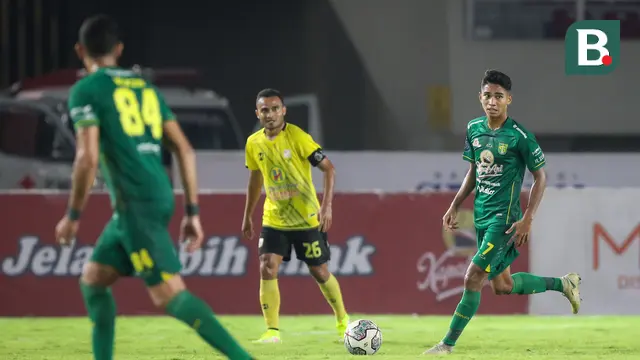 Foto: Peran Besar Bocah 17 Tahun Milik Persebaya saat Mengalahkan Barito Putera di Pekan ke-15 BRI Liga 1
