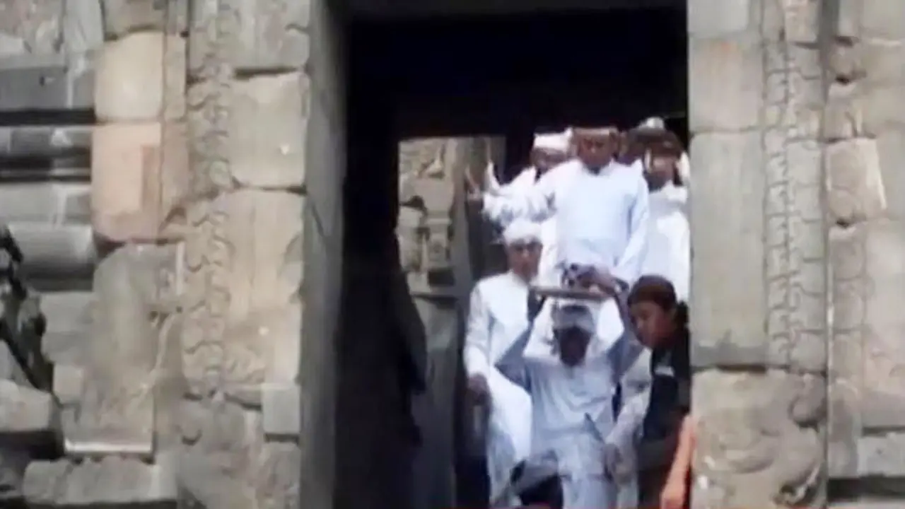 VIDEO: Ribuan Umat Hindu Gelar Tawur Agung Kesanga di Prambanan