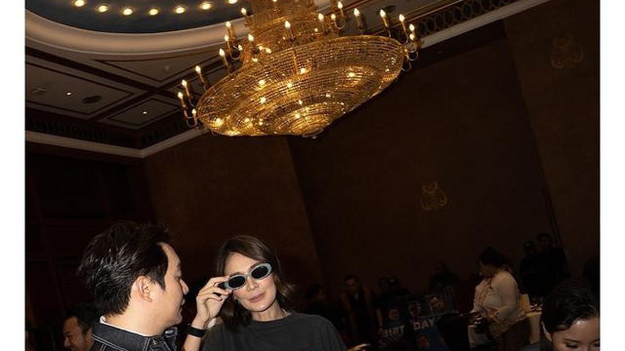 8 Potret Artis di Ultah Suami Ayu Dewi, Tampil Stylish Bertema 'Music Fest'