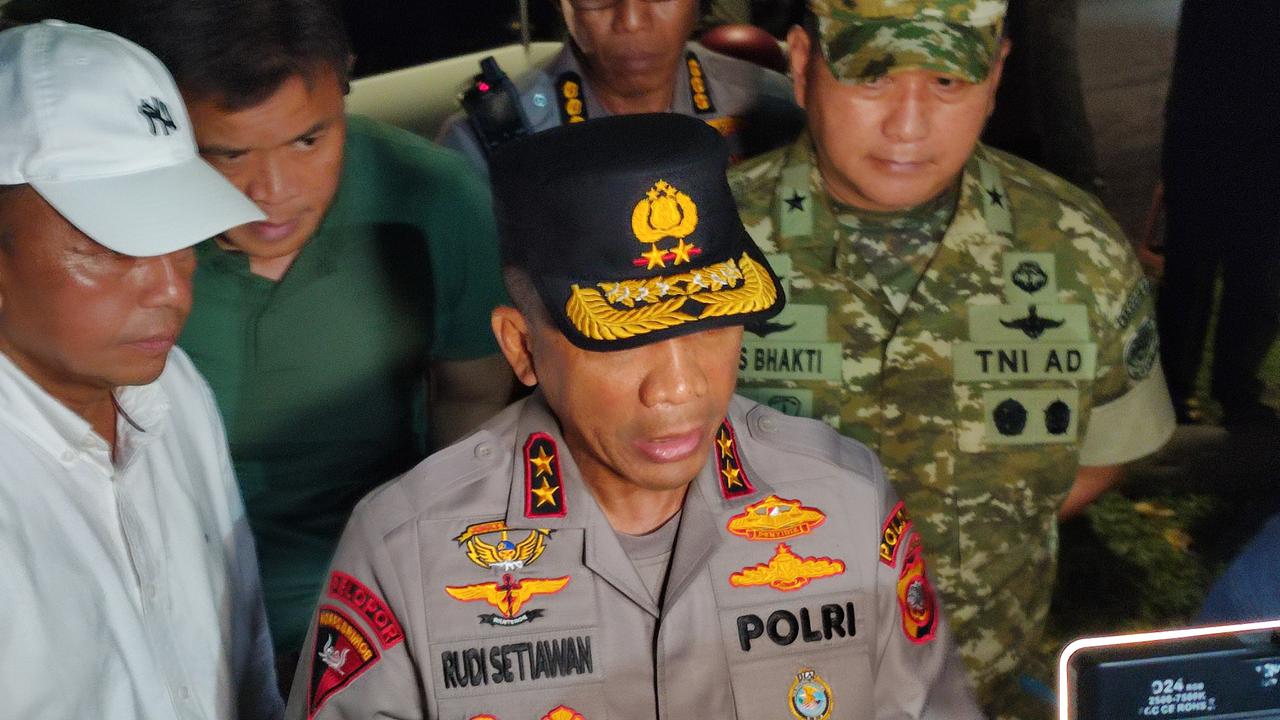 Kapolda Jabar Ungkap Massa Berpakaian Hitam & Penutup Muka Bakar Pos Polisi Identik Kelompok Anarko