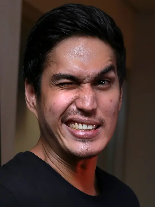 Belakangan ini, selain bermain film, adik Nadine Chandrawinata ini juga menekuni pekerjaan barunya sebagai Disk Jockey (DJ). Ia terinspirasi dengan DJ ternama dunia, DJ Snake. (Galih W Satria/Bintang.com)