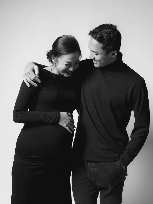 6 Potret Maternity Shoot Shanju, Ditemani Jonatan Christie Sebelum ke Paris
