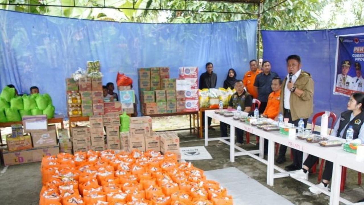 Gubernur Sumsel Salurkan Bantuan Banjir OKU Timur, Pastikan Kebutuhan Warga Terdampak Terpenuhi