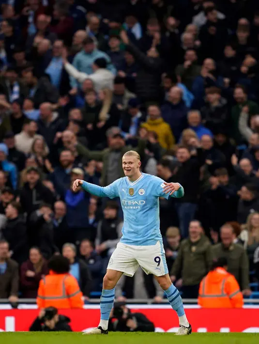 Penampilan apik Erling Haaland bersama Phil Foden menjadi kunci kemenangan Manchester City atas Manchester United. (AP Photo/Dave Thompson)