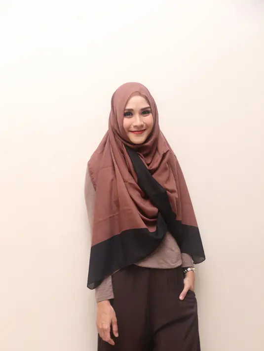 Bintang sinetron ‘Para Pencari Tuhan’ ini mengingat jelas kembali  ketika banyak larangan yang diberikan dari sang ibu saat dirinya masih remaja. Ia ingat ketika dulu ibunya kerap melarang Zaskia untuk pulang malam. (Andy Masela/Bintang.com)