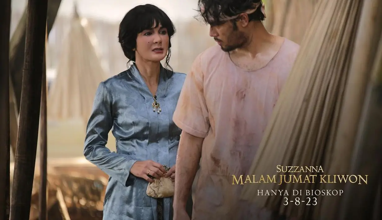 Terlihat di salah satu poster film Suzzanna: Malam Jumat Kliwon, Luna Maya memerankan Suzzanna mengenakan kebaya cantik berwarna biru. Kebaya tradisional ini cantik dengan warna birunya yang mengkilap, ditambah bros yang disematkan bagian tengah dada Luna Maya. [Foto: Instagram/megantaraaa]