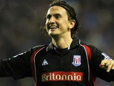 Selebrasi gol striker Stoke City asal Turki Tuncay Sanli ke gawang Wigan Athletic dalam lanjutan EPL di The DW Stadium, Wigan, 9 Februari 2010. AFP PHOTO / PAUL ELLIS 