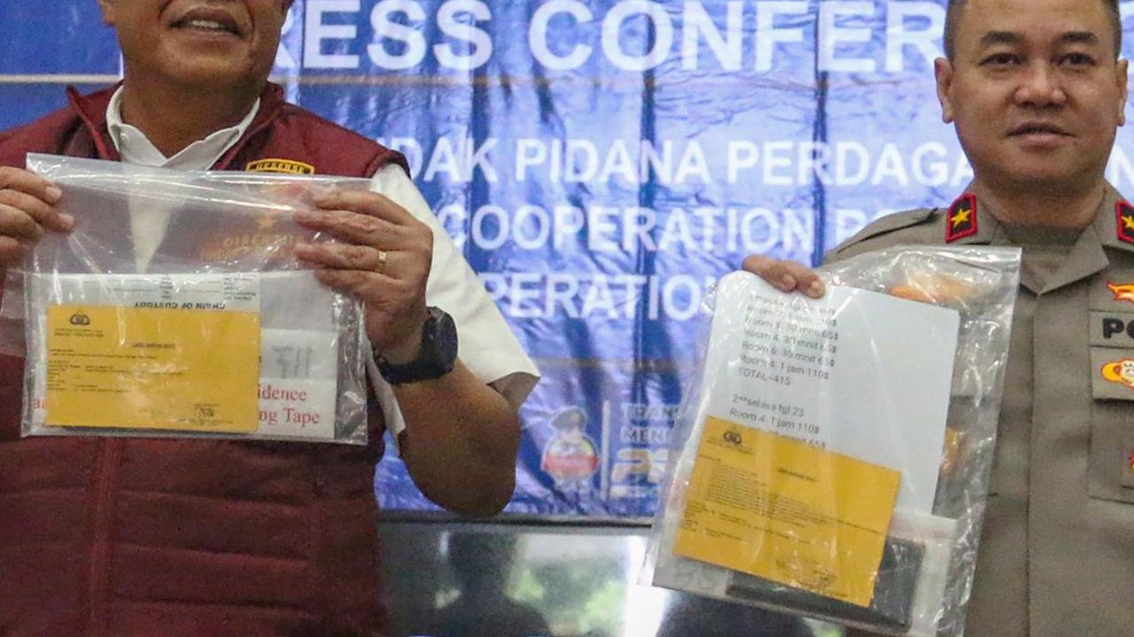 Bareskrim Polri mengungkap kasus dugaan tindak pidana TPPO yang melibatkan 50 orang warga negara Indonesia (WNI). Puluhan korban itu diberangkatkan ke Australia untuk dipekerjakan sebagai pekerja seks komersial (PSK).&nbsp;Foto: Merdeka.com/Arie Basuki