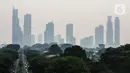 Dinas Lingkungan Hidup (LH) DKI Jakarta juga mengimbau masyarakat untuk beralih menggunakan transportasi umum ketimbang kendaraan pribadi untuk mengurangi polusi udara. (Liputan6.com/Faizal Fanani)