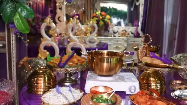 Aksen Emas dan Sentuhan Mewah: Perpaduan yang Glamor