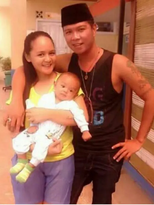 Delapan bulan ia mendekam di penjara dan Caca setia mendampingi. Caca dan keluarganya yang selalu mendukungnya saat menjalani hidup di balik jeruji besi. (Instagram/maesaandika)