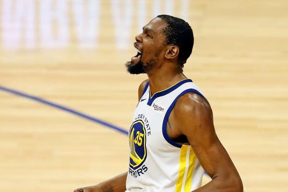 Hajar Clippers, Warriors Lolos ke Semifinal Wilayah Barat NBA