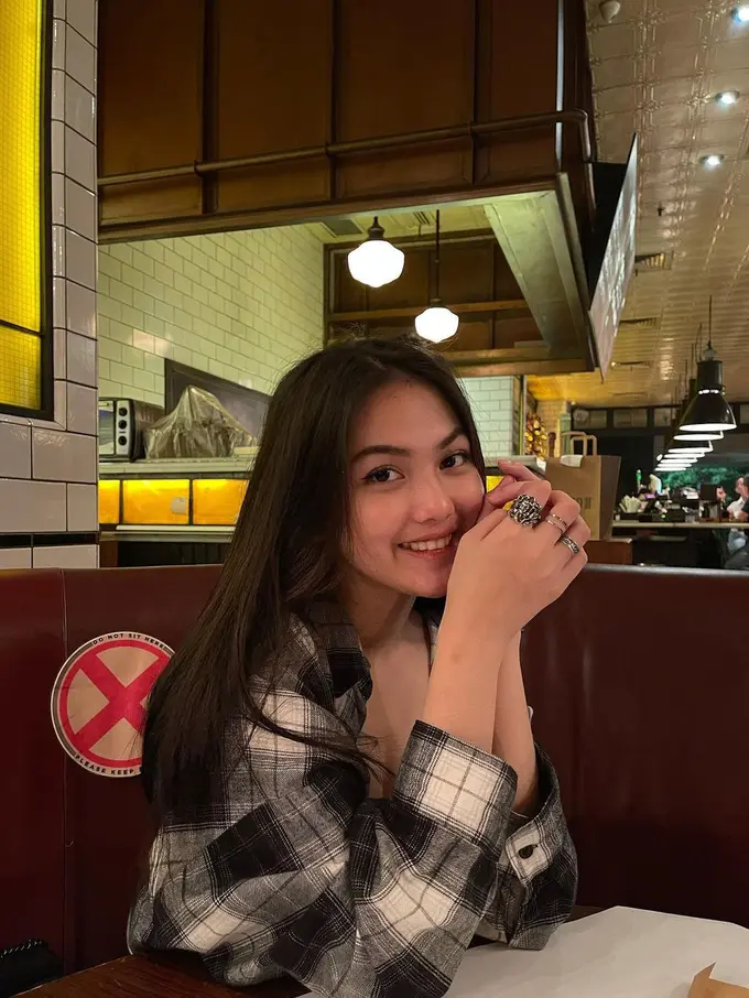 Outfit Simple Namun Tetap Stylish dari Aisyah Aqilah