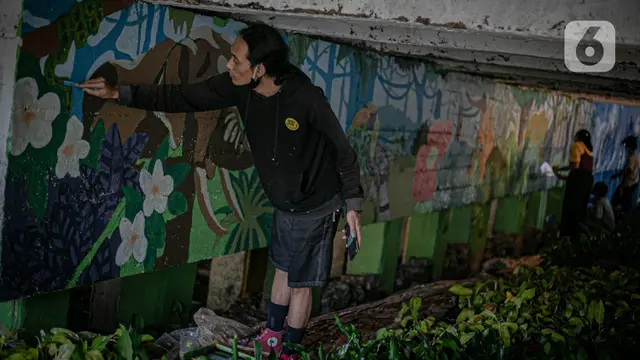 Pembuatan Mural di Kolong Jembatan Pegangsaan