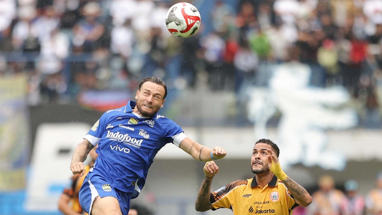 FOTO: Persib Tundukkan Persija dan Rebut Puncak Klasemen