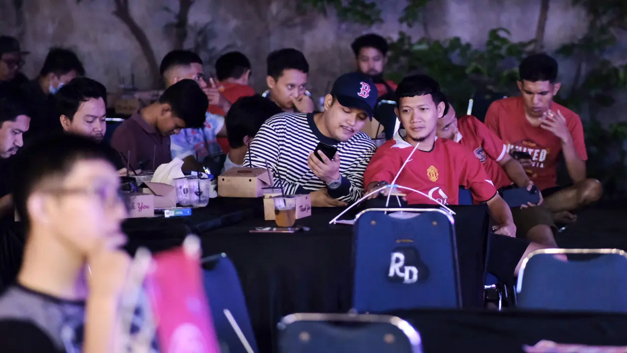 Foto: Keseruan Nobar Derbi Manchester Bersama United Indonesia dan MCSCI Chapter Jambi