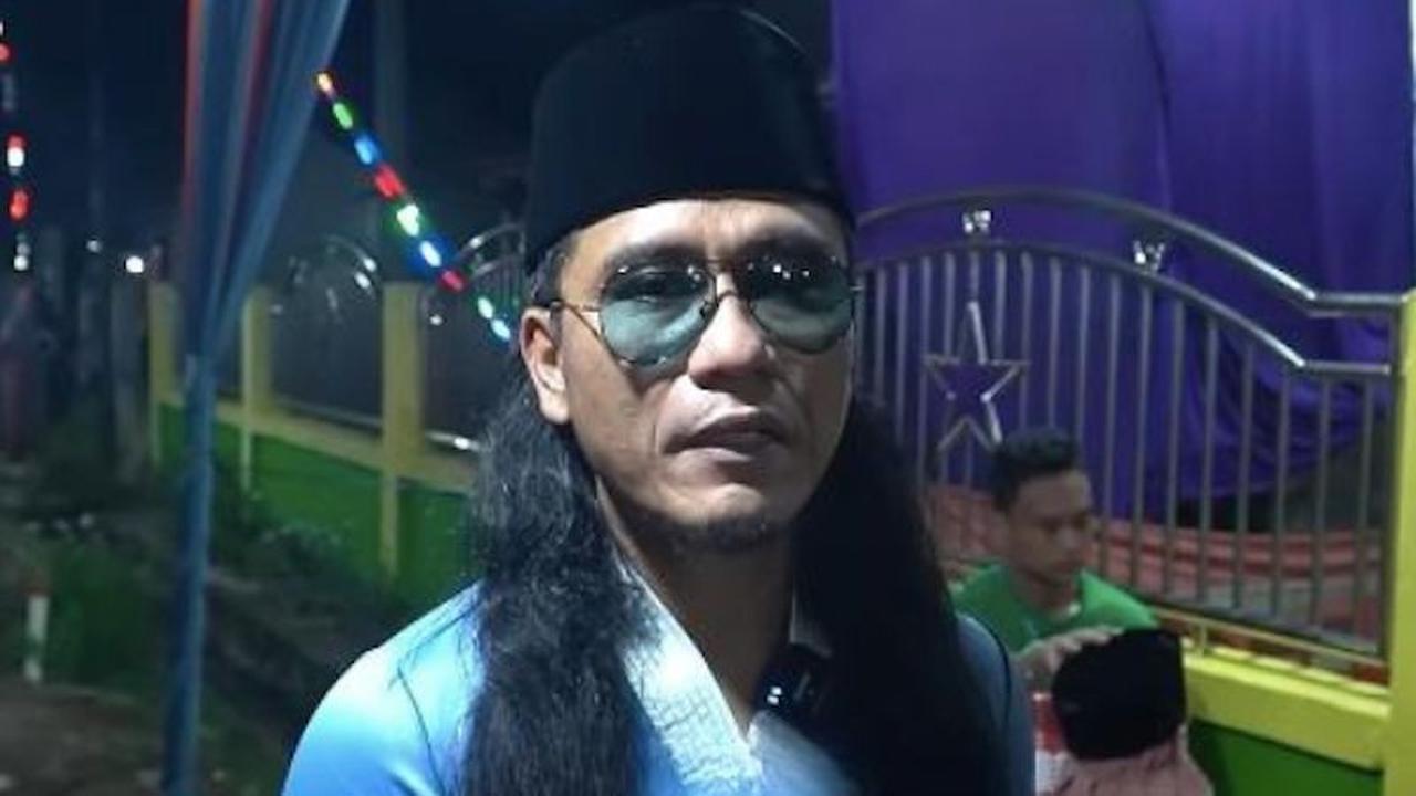 Momen Lebaran Gus Miftah di Lampung, Bagi-bagi THR Segepok Kepada Keluarga 'Bisa Buka Toko Untuk Usaha