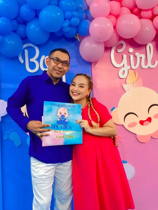 Potret Kenangan Mpok Alpa dan Suami, Hangatnya Momen Bersama Keluarga Tercinta