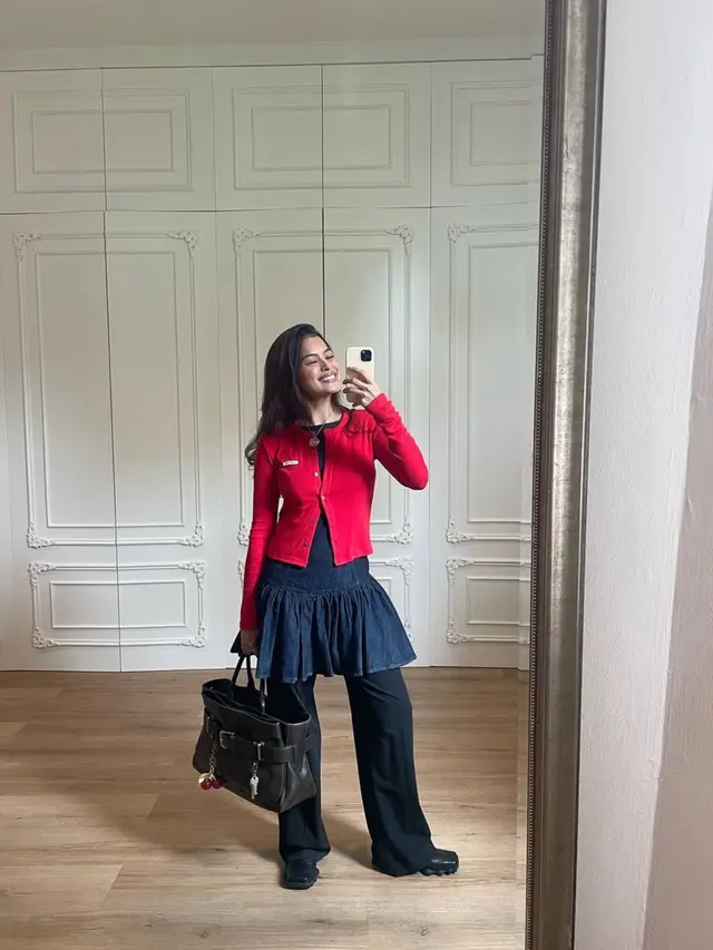 Eva Celia Hadirkan Gaya 80s-90s dengan Sentuhan Kekinian (Instagram/@evacelia)