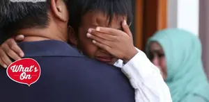 Andi Jabbar Al Mufti menangis saat lihat jenazah Ibunya, Renita Sukardi.