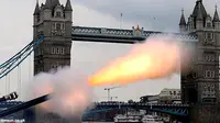 Tembakan Meriam Hingga Bendera Ucapan Selamat Sambut Royal Baby