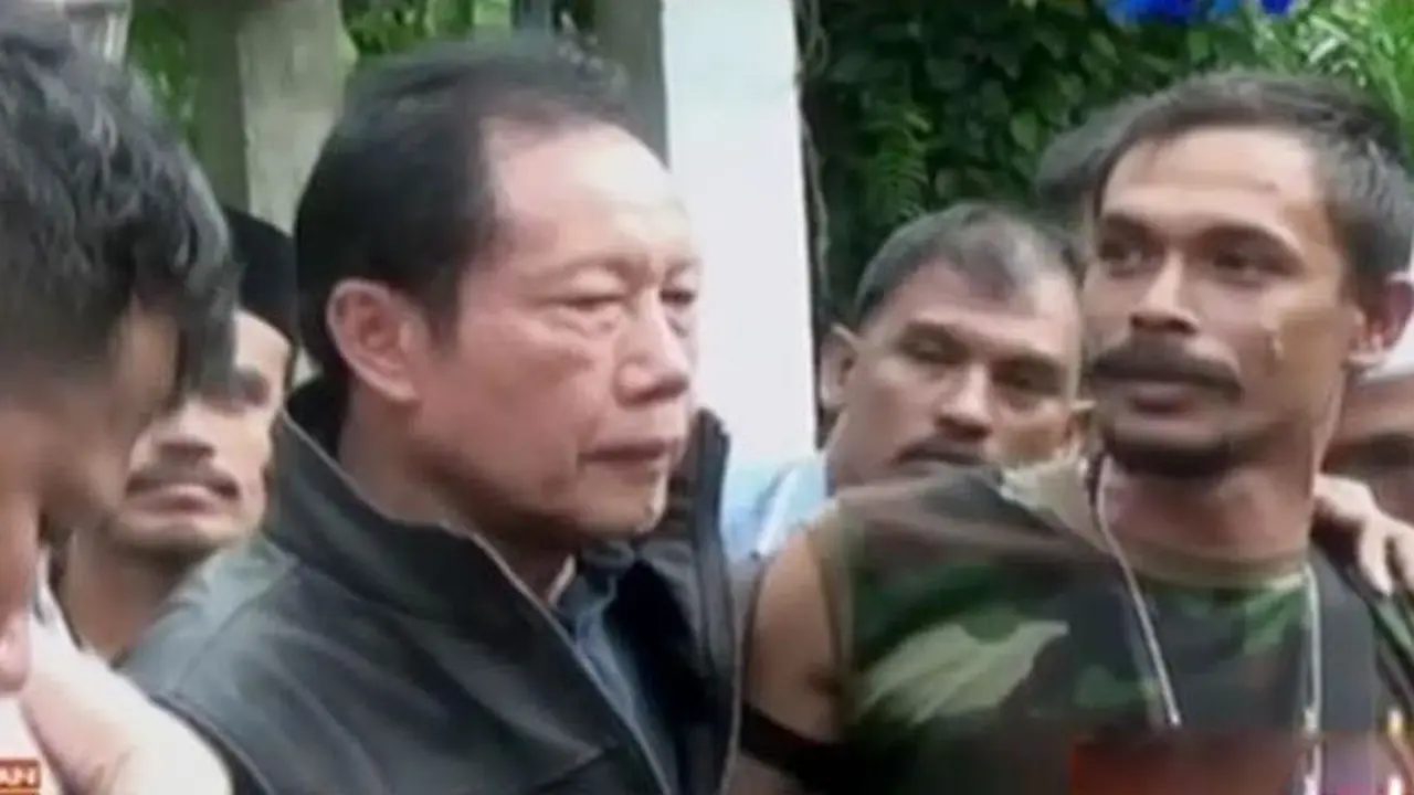 VIDEO: Pentolan GAM dan 120 Anak Buahnya Menyerahkan Diri