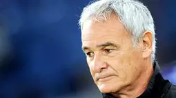 Ekspresi pelatih AS Roma Claudio Ranieri di laga penyisihan Grup E Liga Champions melawan Bayern Muenchen di Olimpico, Roma, 23 November 2010. AFP PHOTO / ALBERTO PIZZOLI 
