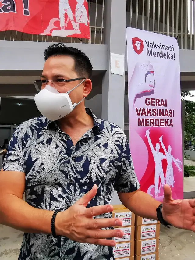 6 Potret Aksi Ari Wibowo Ajak Warga Untuk Vaksin Ini Curi Perhatian