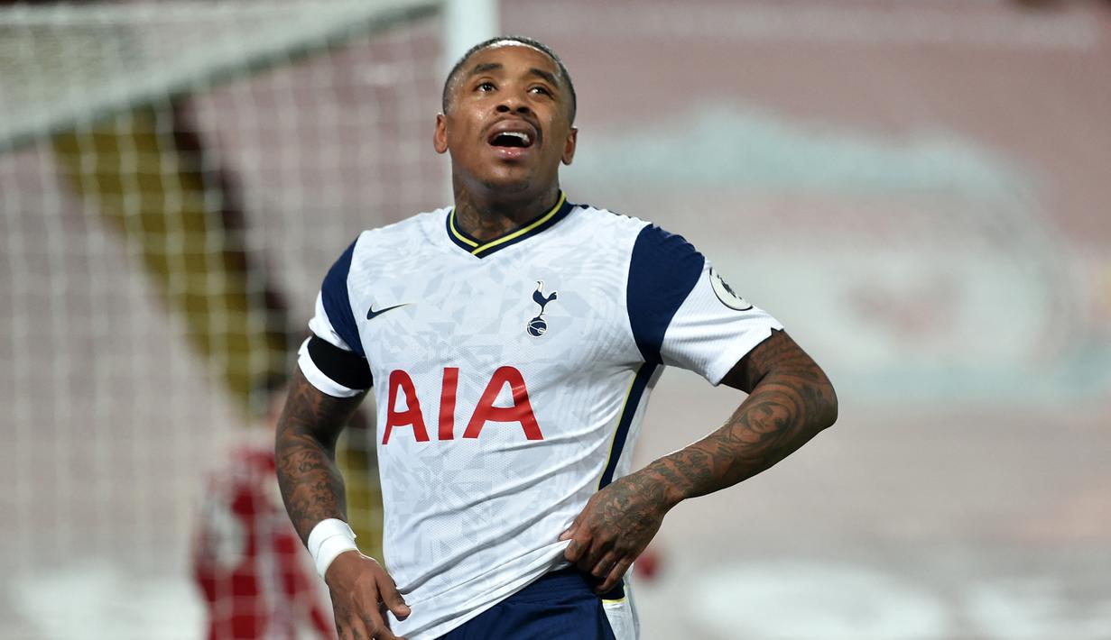 Selama lima musim, Steven Bergwijn berhasil mencatatkan 31 gol dan 41 assist selama 149 penampilan di PSV. Pada tahun 2020, ia resmi hijrah ke Tanah Britania untuk bergabung dengan Tottenham Hotspur. Namun demikian, selama berada di sana, Bergwijn nampaknya kurang tajam dengan membukukan delapan gol dan 10 assist dari total 83 pertandingan di semua kompetisi. (AFP/Peter Powell)