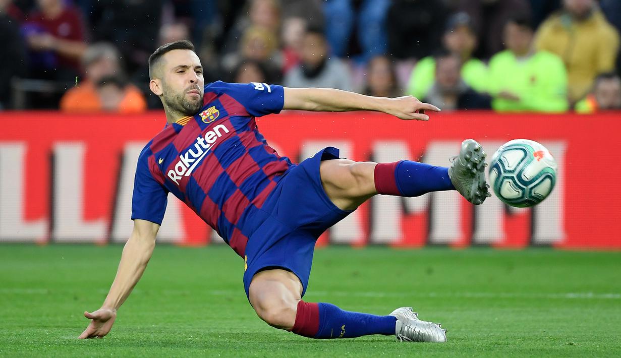 Jordi Alba (40 juta euro) - Bek kiri andalan Barcelona ini merupakan hasil akademi Barcelona pada tahun 1998-2005 dan melanjutkan karier senior di Valencia. Pada 2012, Alba kembali memperkuat Barcelona. (AFP/Lluis Gene)